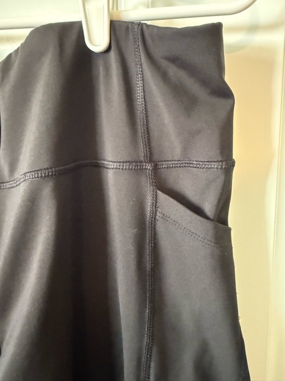 Avia Black High-Rise Athletic Capri Leggings with Side Pockets - Picture 2 of 4